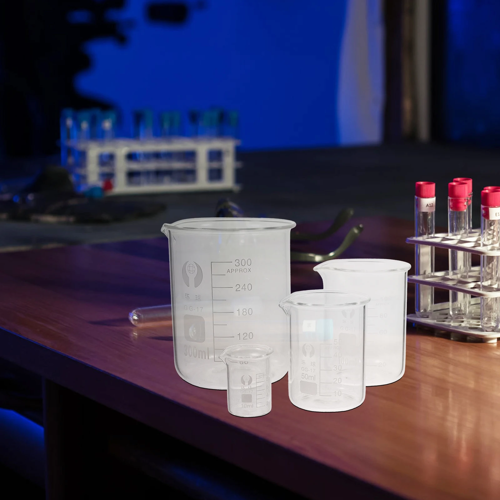 Mobestech 4Pcs Glass Beaker Set 250ml 100ml Graduated Measuring Jug Lab Equipment Clear With Spout Scale Cups