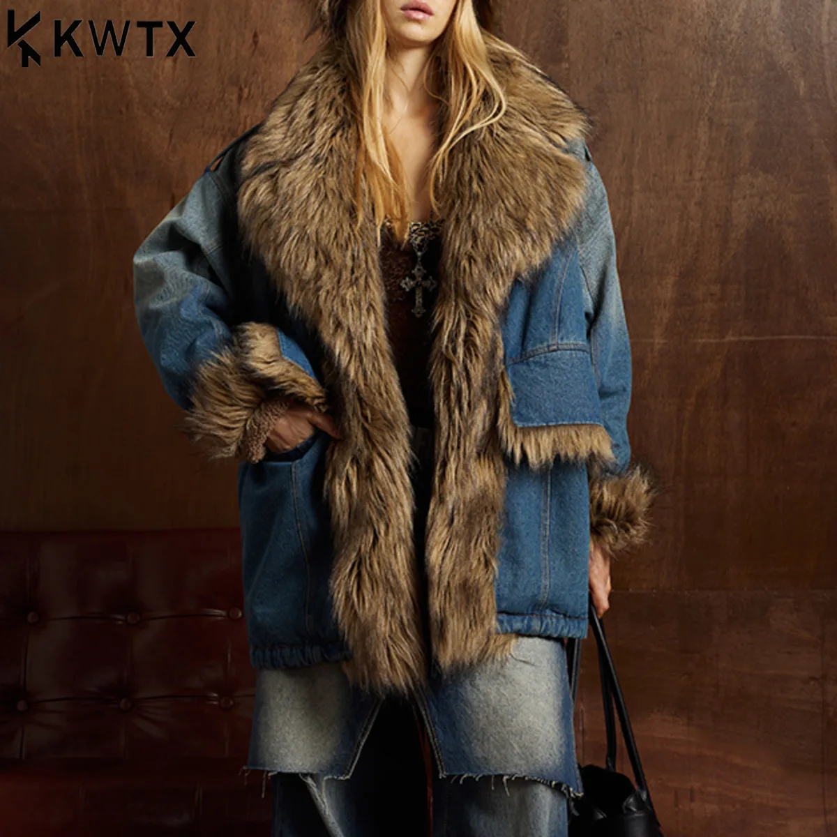 

KWTX женское джинсовое пальто с цветной меховой отделкой в стиле пэчворк, однобортное, винтажное, шикарное, повседневное, осень-зима, новинка 202, премиум-класса