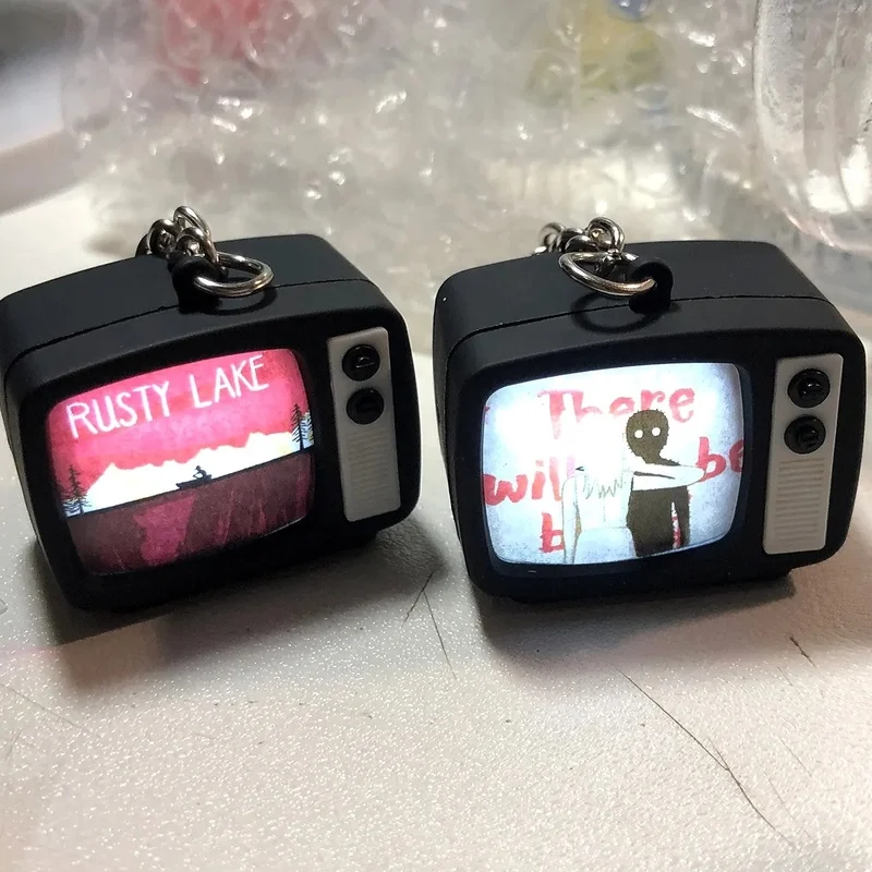 Rusty Lake Small Tv Can Shine Hang Buckle Sound Keychain R-Rusty Lake Game Accessories Laura Retro Keychain