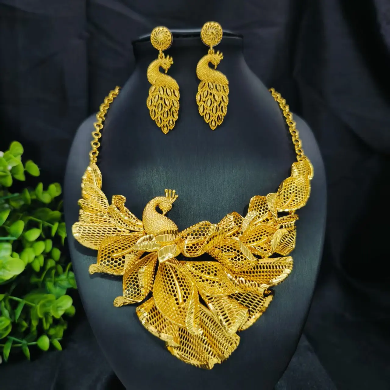 

New Dubai Fashion 24K Gold Plated Necklace Earrings Exquisite Engagement Party Jewelry Set for Lover 666