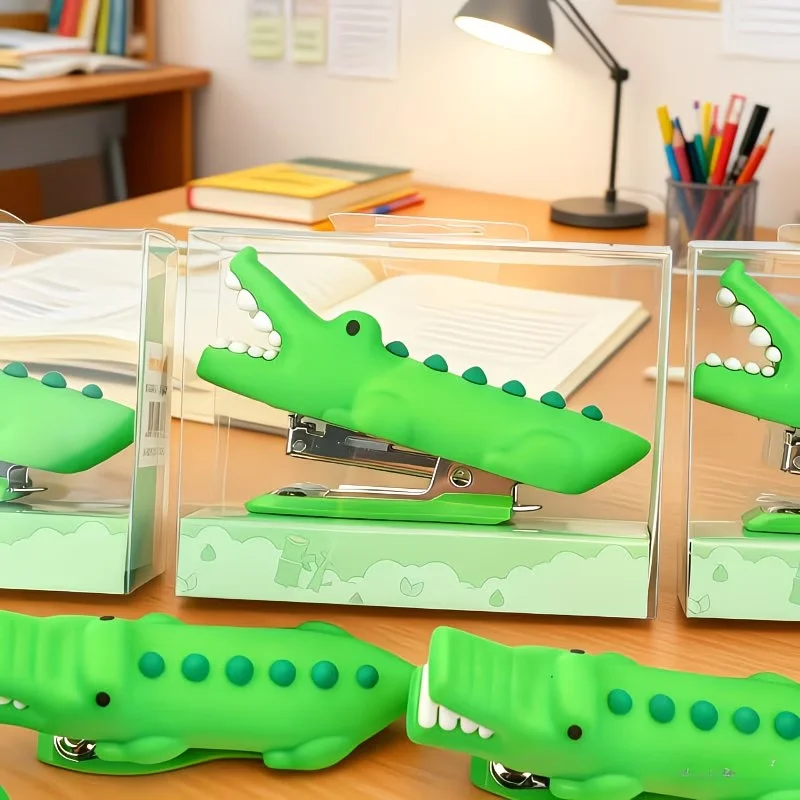 The Crocodile Image Is the Appearance, Which Is Both Decorative and Practical. It Is a Cute and Practical Small Stapler