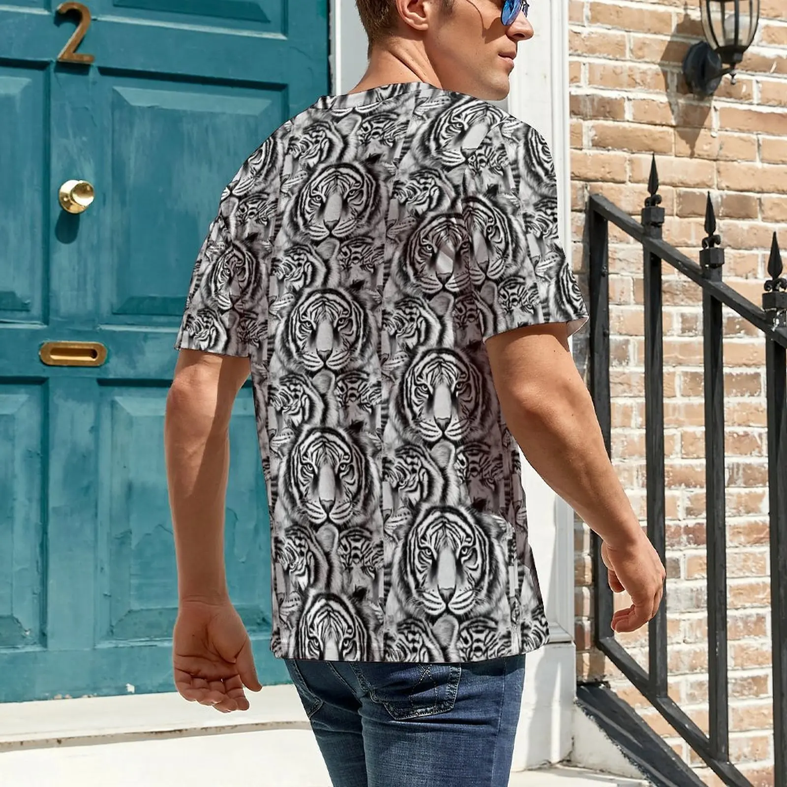 Black And White Tiger T Shirt Retro Animal Hippie T Shirts Men Streetwear Tee Shirt Summer Short-Sleeved Design Tees Plus Size