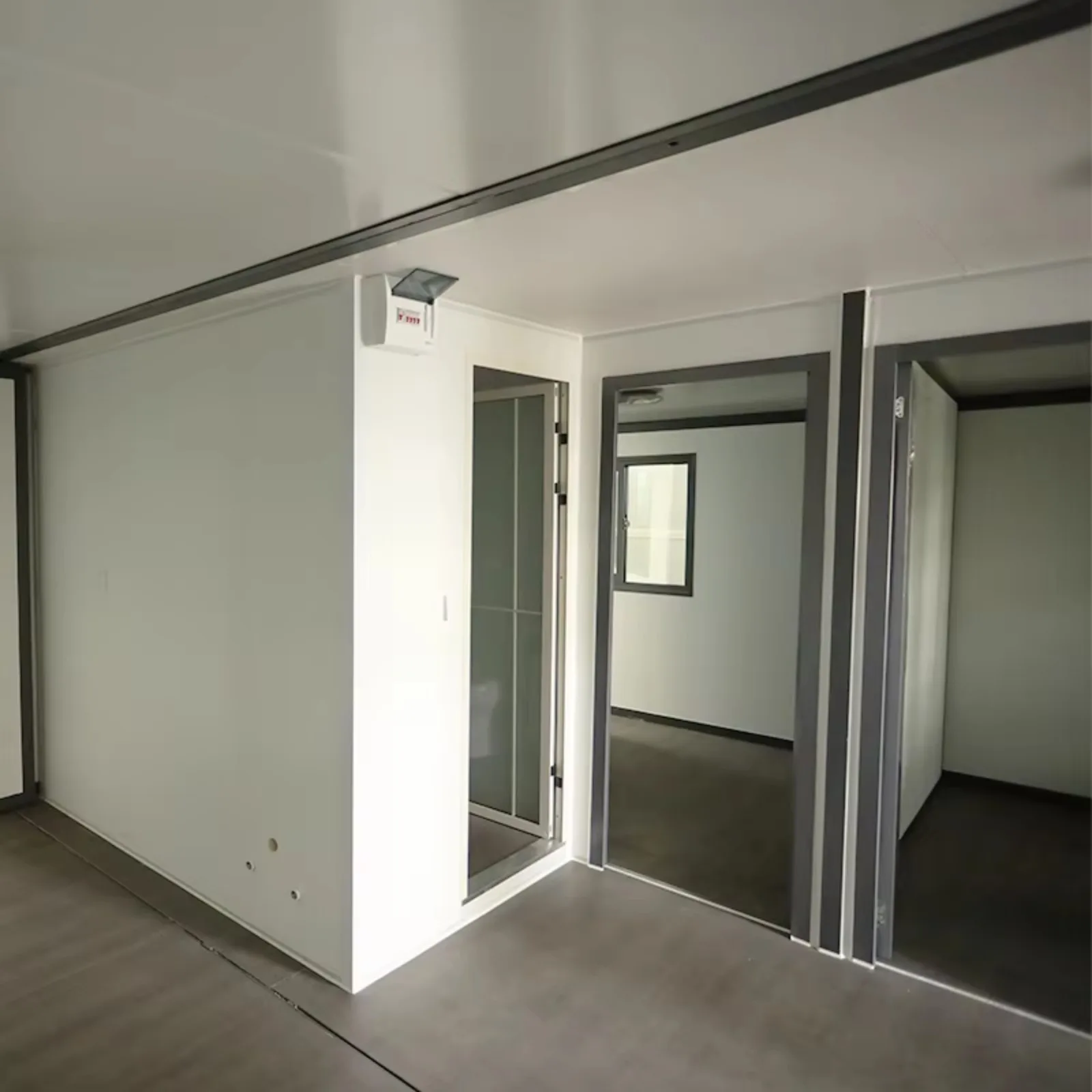 Modern Luxury 20Ft 40Ft Prefab Villa Insulated Portable Expandable Mobile Tiny Home 2 3 4 5 Bedrooms Ready-Made Sandwich Panel