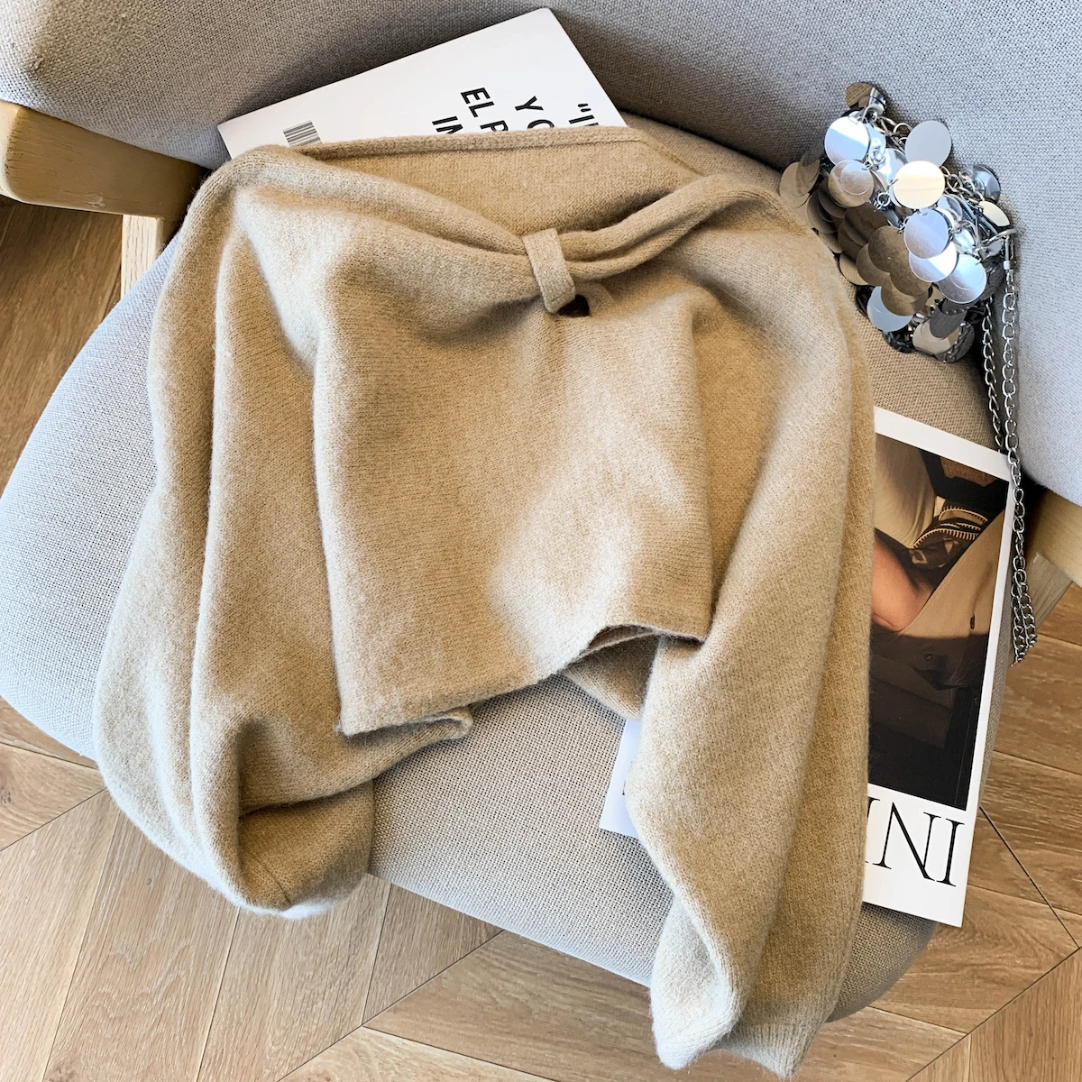 크리스마스 분위기 어깨 노출 스웨터 여성 패션 세트 디자인 감각 소규모 고객 게으른 스타일 가을 겨울 신상품