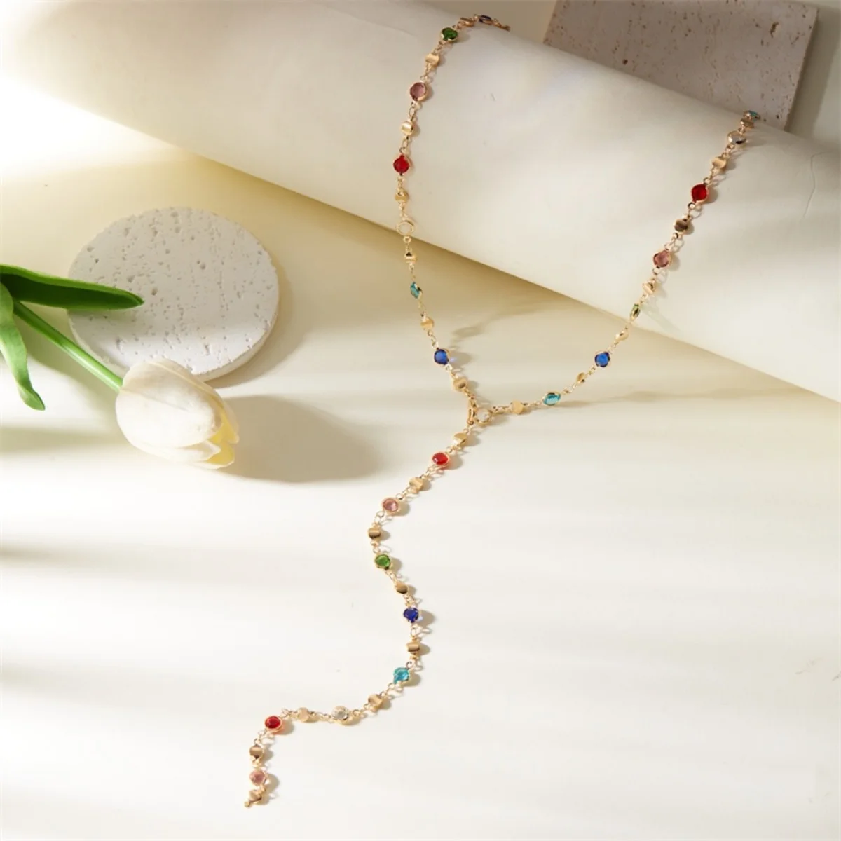 Leichter Luxus Funkelnde Bunte Strass-Quasten-Halskette für Frauen Eleganter Exquisiter Kristall Y-förmiger Choker Brautjungfern-Schmuck – Detail 31