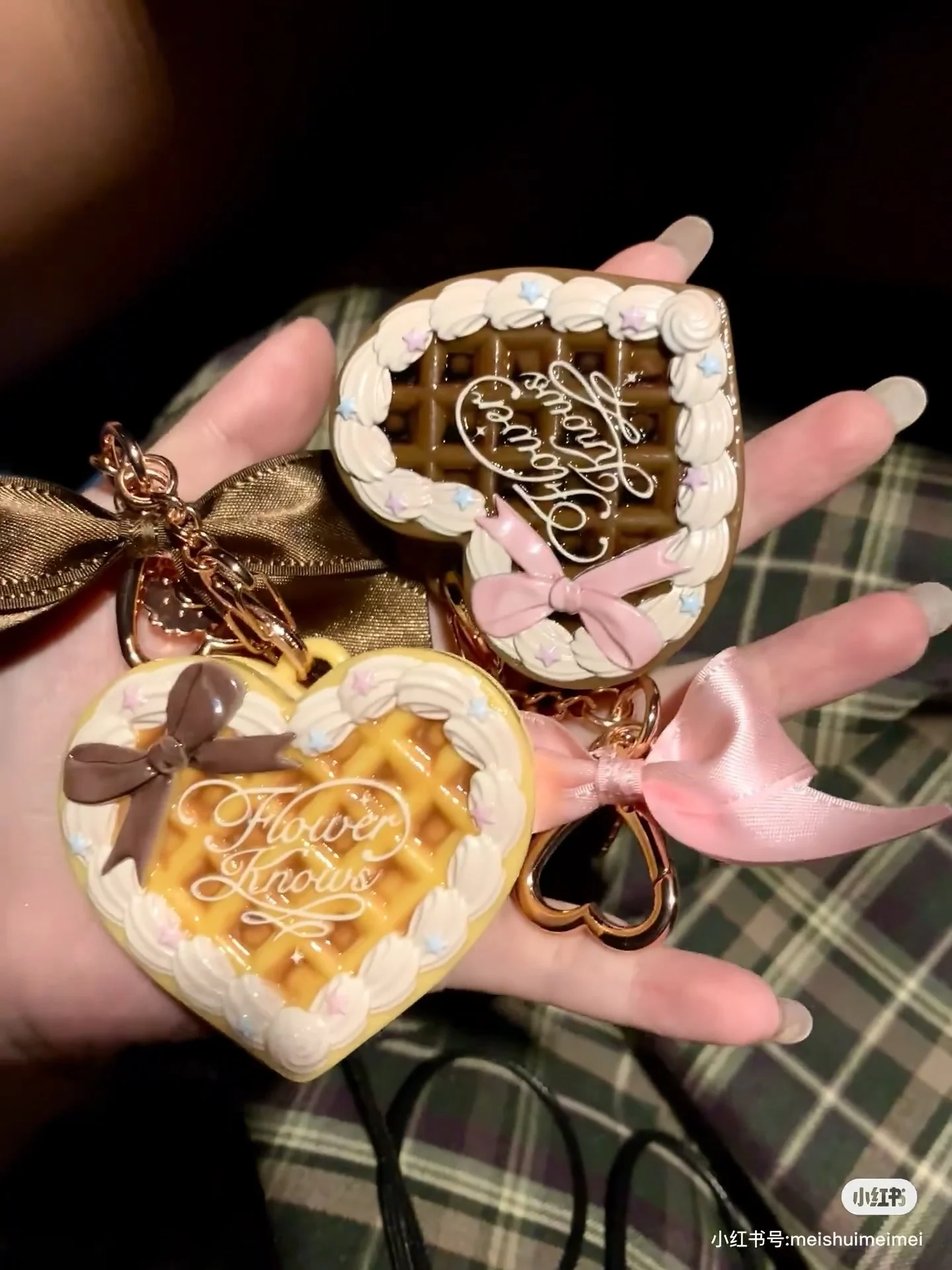 Flower Knows Sweet Bear Mini Setting Powder Anhänger Oil Control Makeup Portable Makeup Powder Highlight