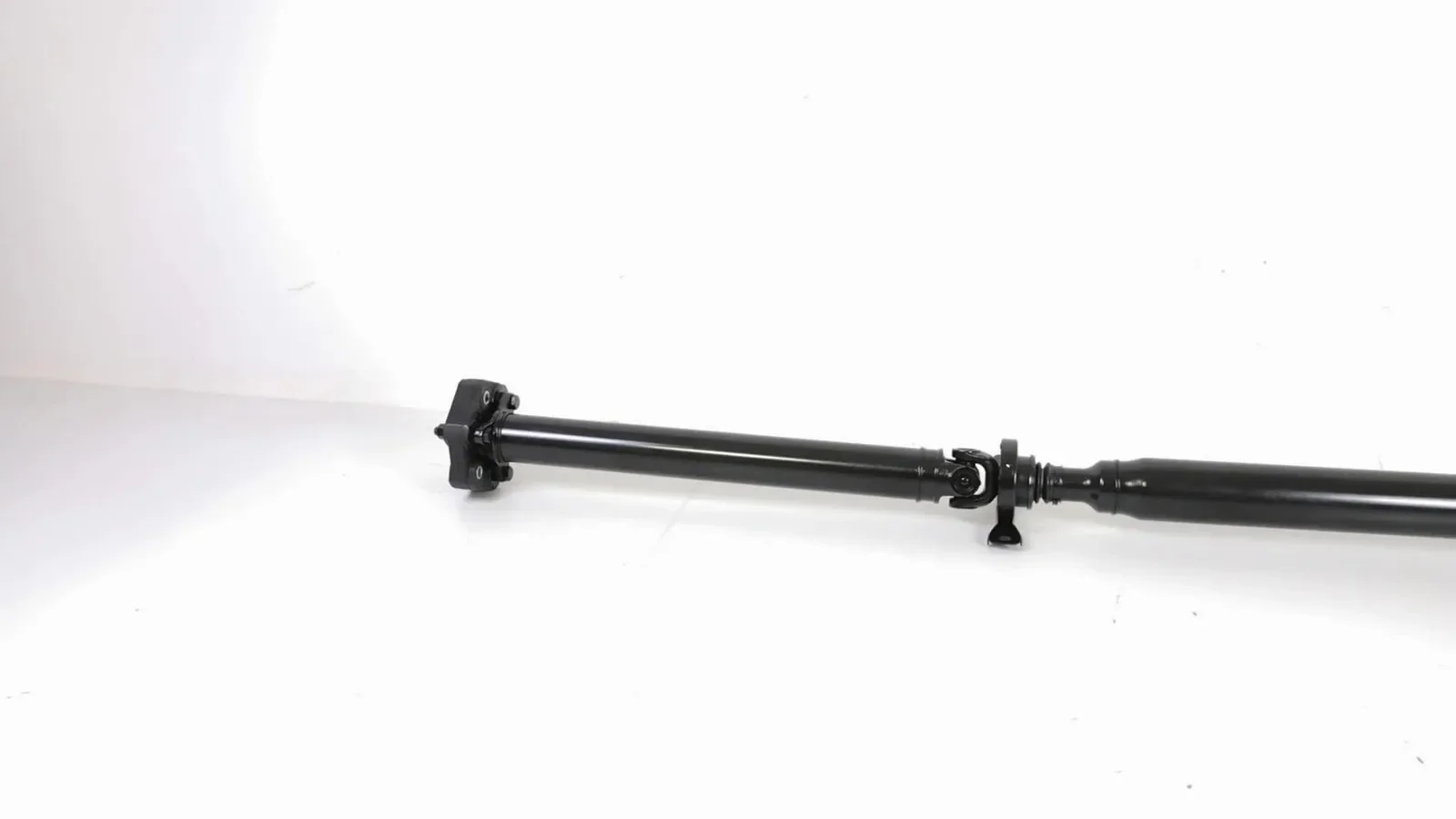 For Chevrolet Camaro 10-15 RWD Auto Trans Rear Driveshaft Prop Shaft Assembly