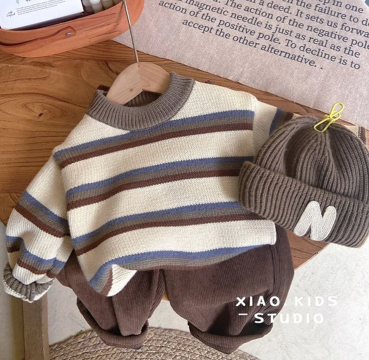 2025 الخريف الشتاء جديد الفتيان سترة غير رسمية الكورية موضة طويلة الأكمام س الرقبة مخطط رشاقته تريكو الاطفال الملابس الدافئة