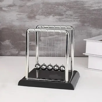 Newton's Cradle Desk Toy 1