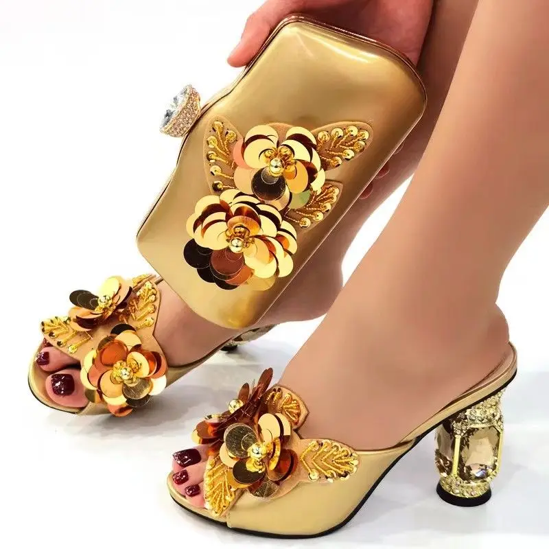 

Fashion Gold Women Shoes Match Purse With Rhinestones And Beads Flower Style African Dressing Pumps And Bag Set CR523,Heel 9CM