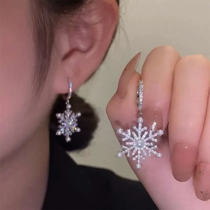 Stylish Artificial Pearl Full Rhinestone Earrings for Women Trendy Sparkling Snowflake Alloy Earrings Jewelry Accessories