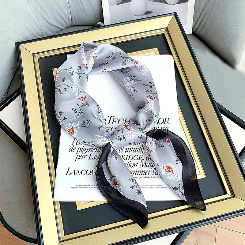 

Набор модных аксессуаров для женщин: атласный шарф с цветочным принтом, повязка на голову, лента для сумки