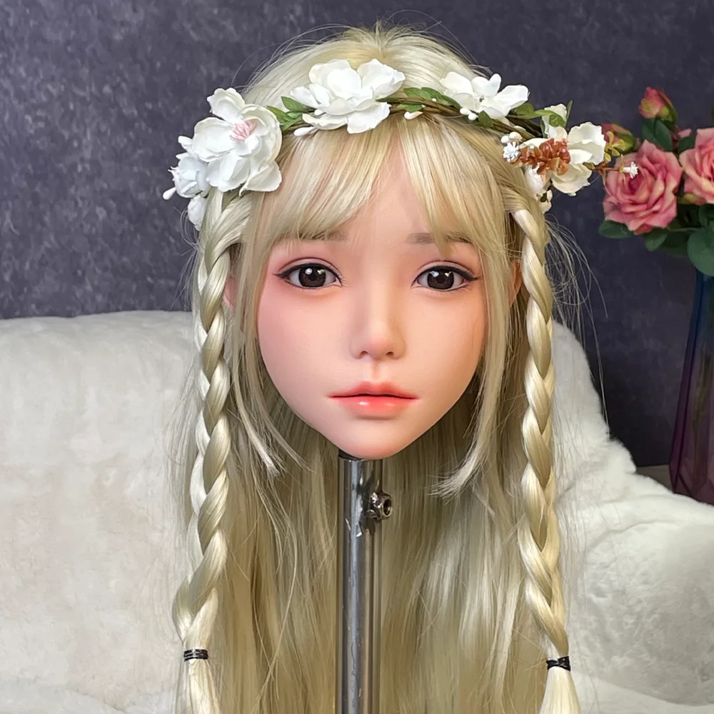 

Female head model,extremely beautiful,sexy female head model,1:1 replica,silicone material, soft, male toy (without accessories)