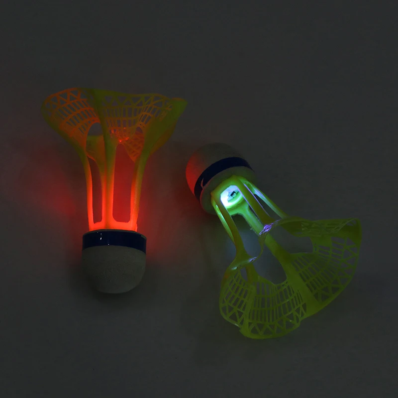 

6/12 шт. Ночные светящиеся мячи для бадминтона, уличные ветрозащитные мячи, прочные пластиковые резиновые тренировочные мячи с высокой эластичностью и ветроустойчивостью