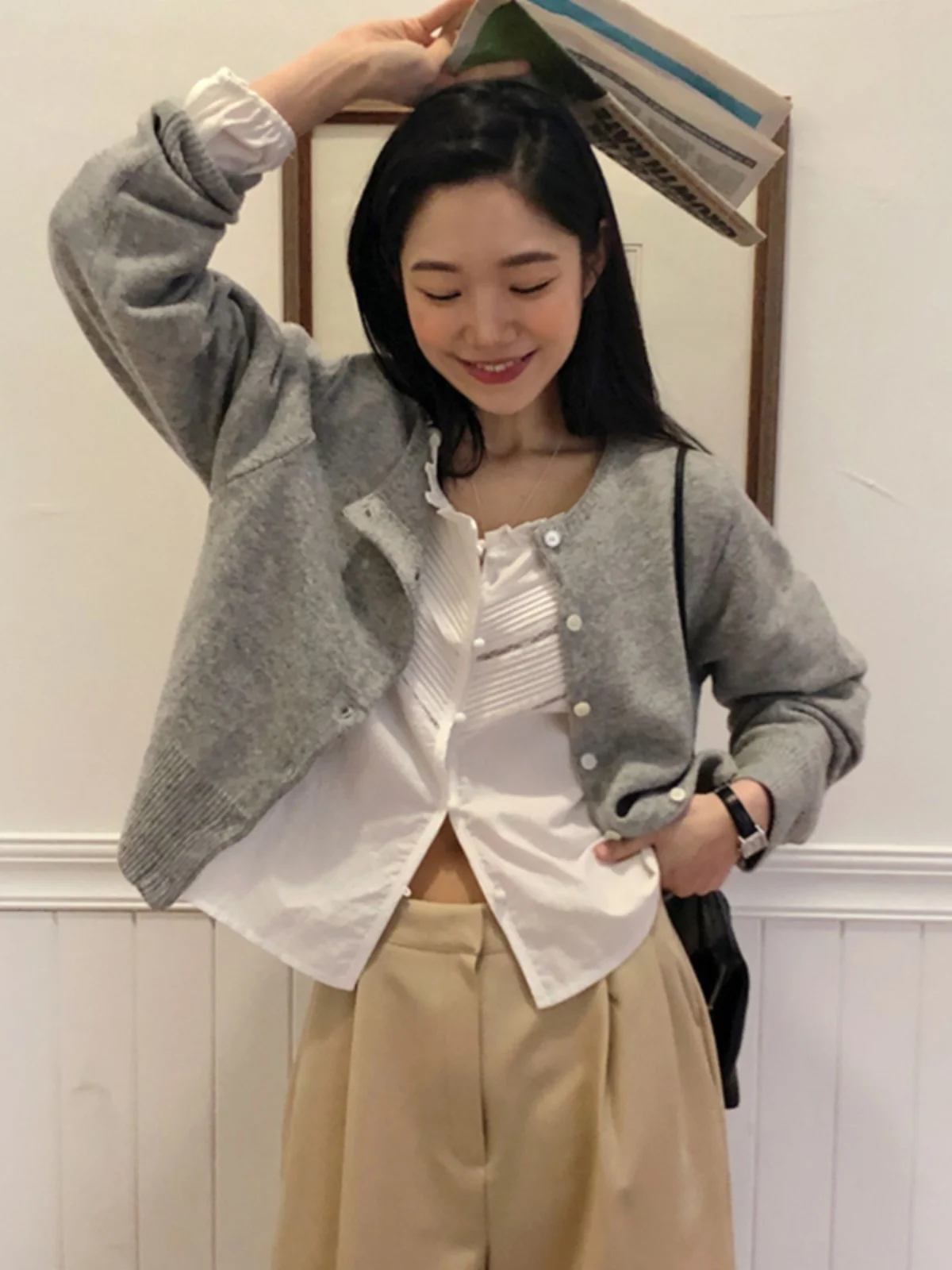 

Белый плиссированный длинный све воротник с рюшами, женский топ ранней весны, новый топ с застежкой на ключицы, длина, топ для поездок на работу