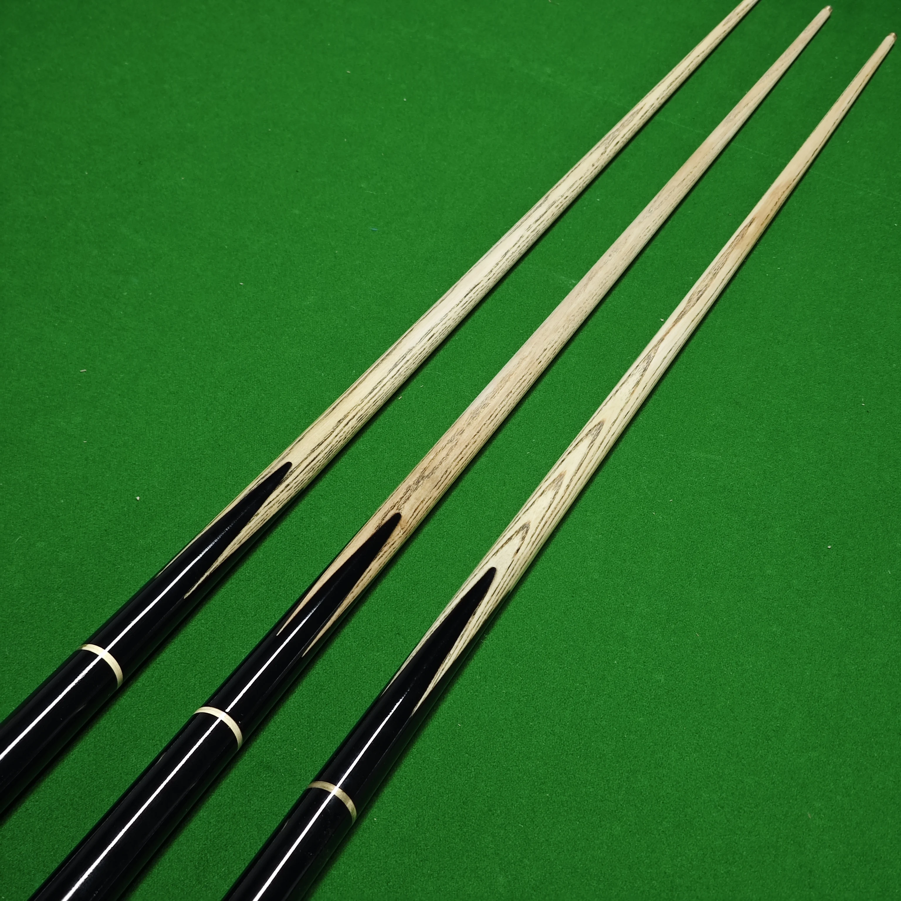 Billiard Snooker Cue Stick 3/4 Jointed Smooth to the Touch Full Power Transmission for Entertainment and Tournaments