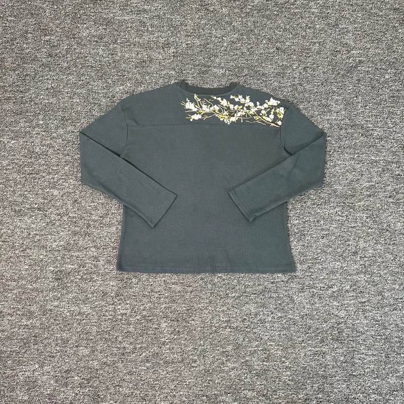 

Derschutze Men Women Street Vintage Floral Embroidery Waffle Knit Long Sleeve T-Shirt Autumn Round Neck Loose Casual Layered Top