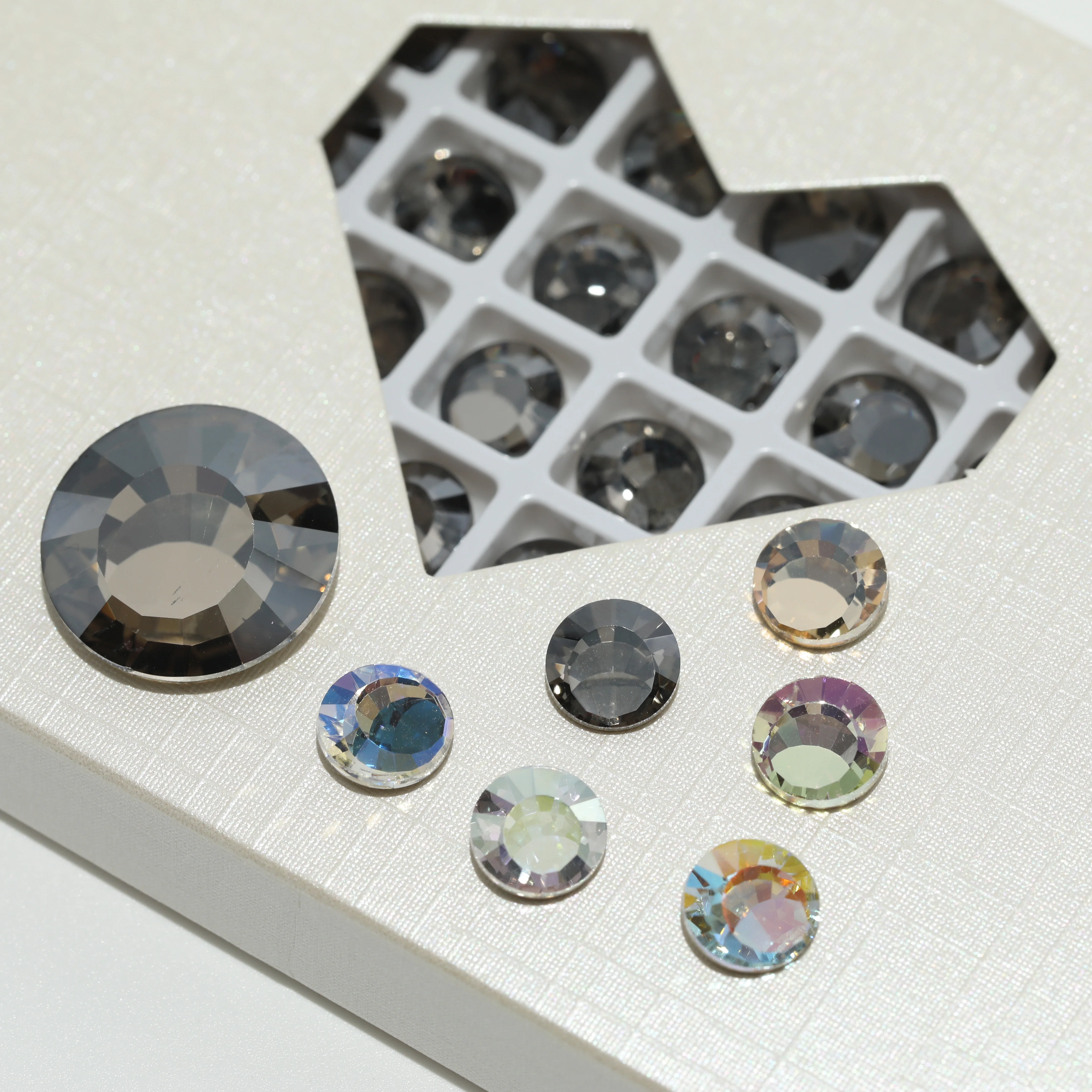 GRST Shiny DV4058 Runde Fancy Stones Crystal Dream Mirror Series Premium Strasssteine für DIY Nagelkunst, Hochzeitskleider, Taschen und Zubehör – Detail 3