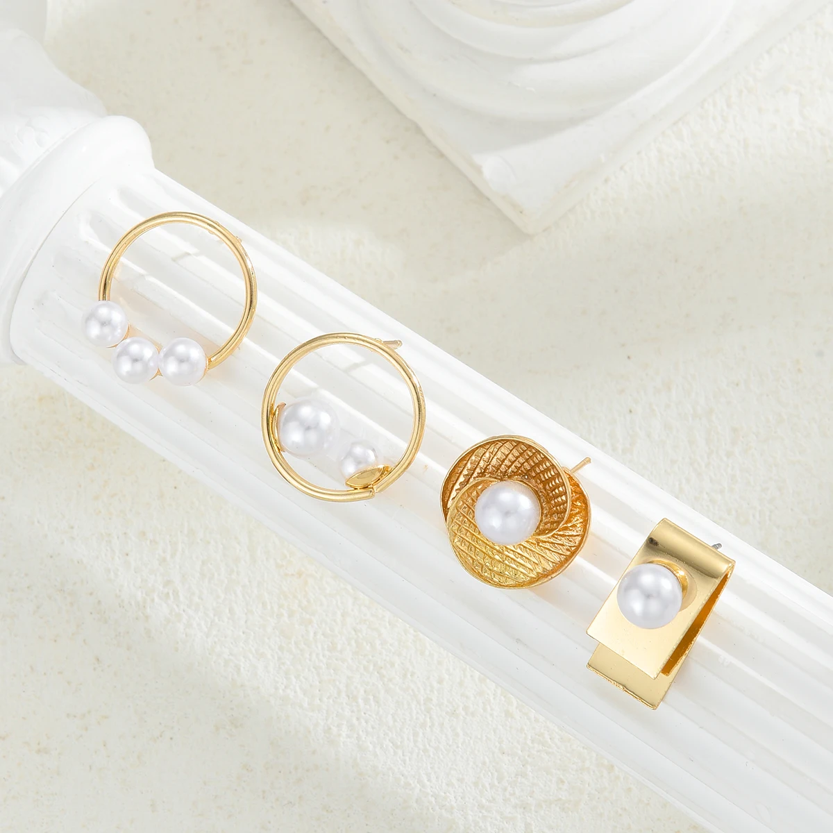 طقم أقراط معدنية هندسية مكونة من 8 قطع للنساء على الطراز الفرنسي أقراط هندسية بسيطة باللون الذهبي مجوهرات أنيقة #4