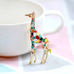 Classic Creative Colorful Enamel Giraffe Brooches For Women Man Unisex Jewelry Gifts Charm Animal Brooch Pins Party Wedding Gift