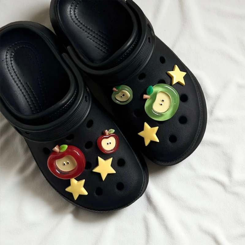 المبيعات الساخنة سحر الأحذية الموضة لزهور التفاح الخماسي الصغيرة قباقيب إبزيم الحذاء لطيف إكسسوارات الأحذية الديكور للفتيات هدية