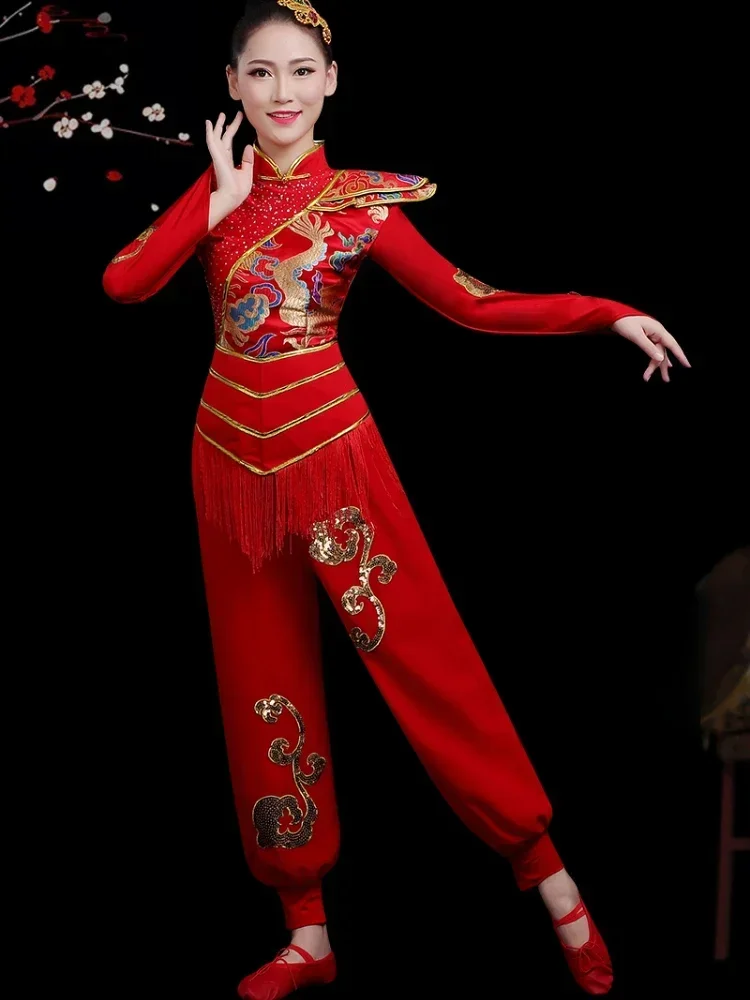 Tradycyjny chiński styl kostiumy z bębnem w talii narodowy kostium taneczny Yangko czerwona sukienka ludowa parasol taniec występ na scenie