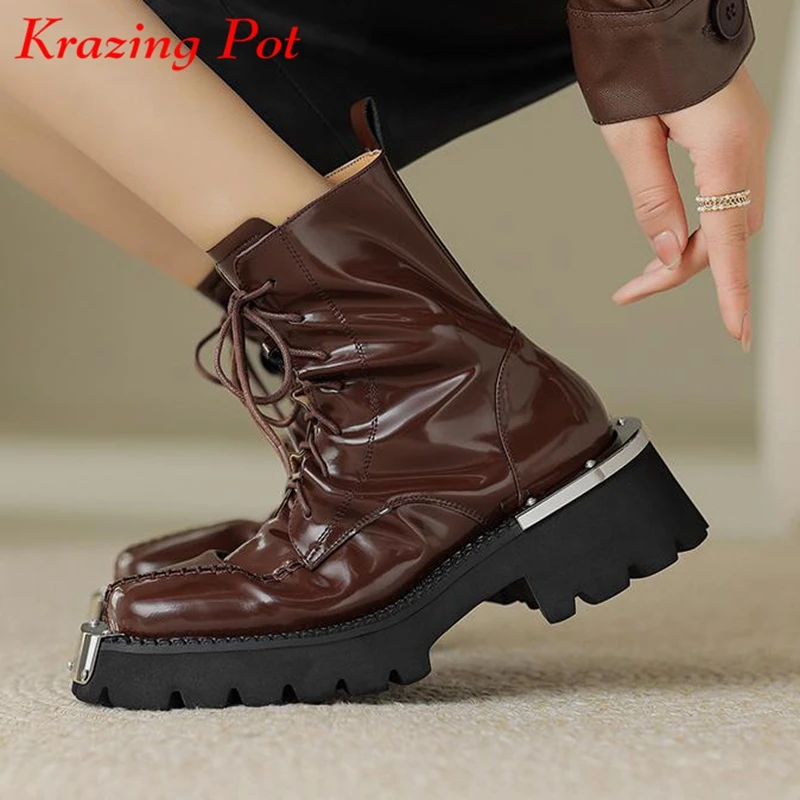 

Krazing Pot Cow Leather Flat Platform Round Toe Winter Warm Motorcycle Boots Sewing Carving Decoration England Style Ankle Boots