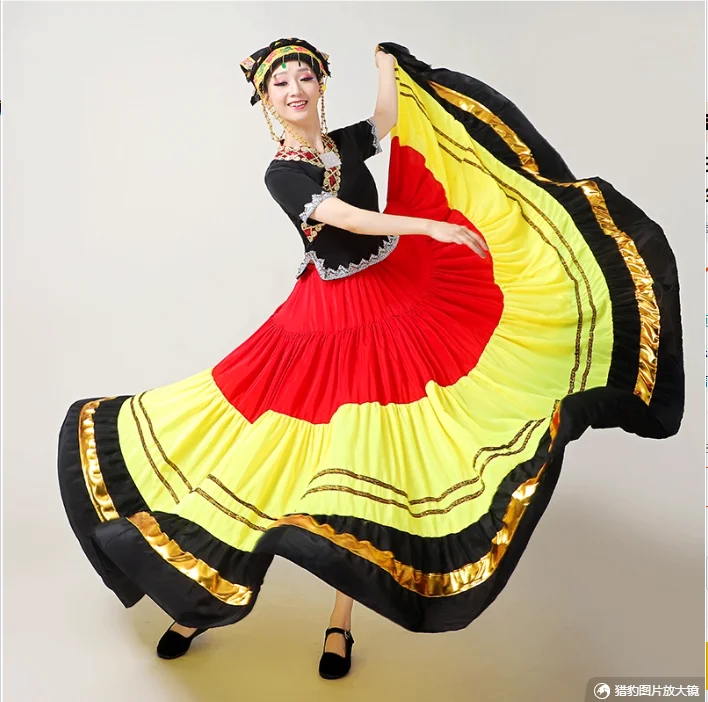 Ethnische Minderheit Yi Ethnische Gruppe Fackelfest Großer Rock Ethnische Tanzaufführungskostüme