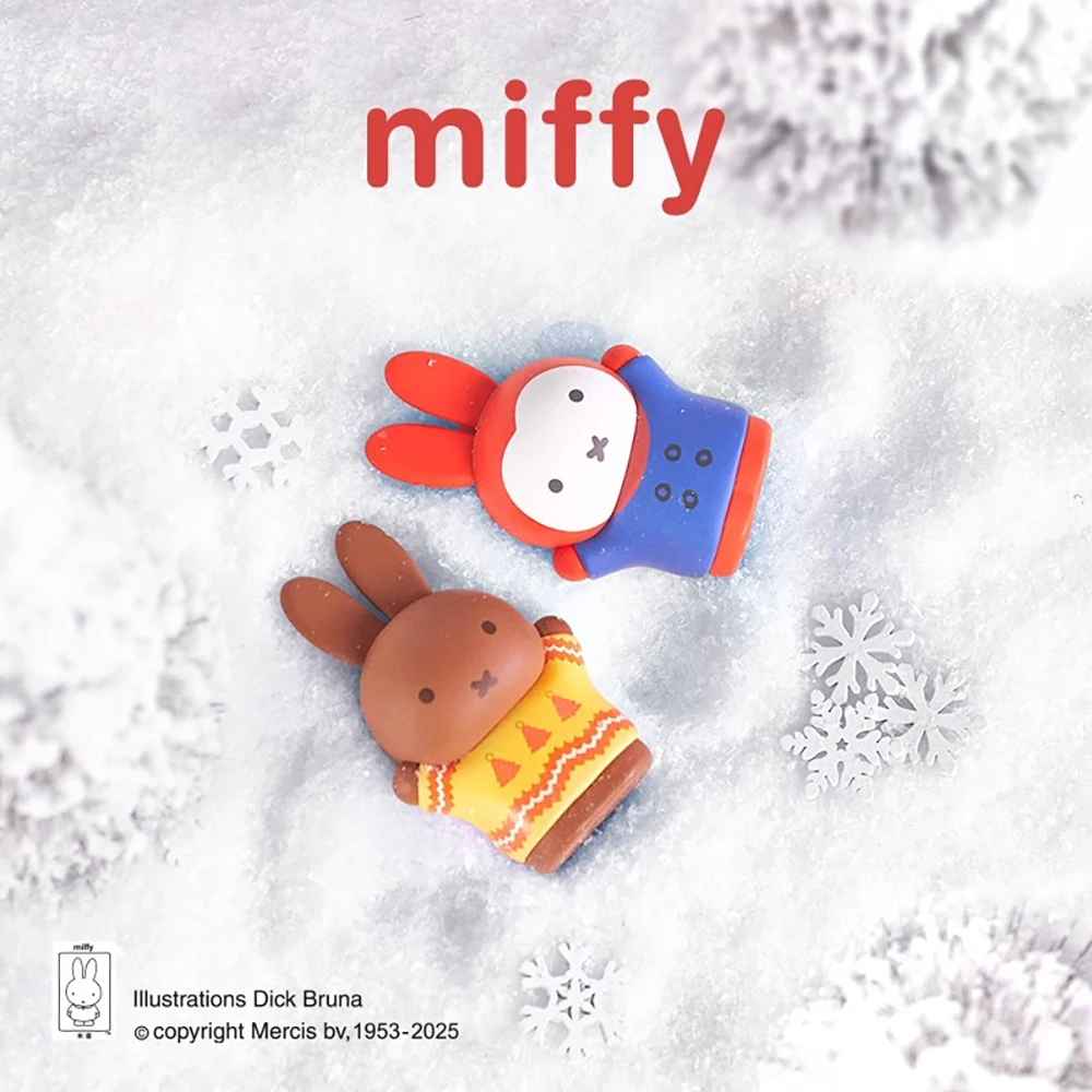 Caja ciega de figura en miniatura Kawaii Miffy, muñeco de conejo bonito, figura temática de invierno coleccionable, regalo de escritorio para vacaciones de Navidad para niña