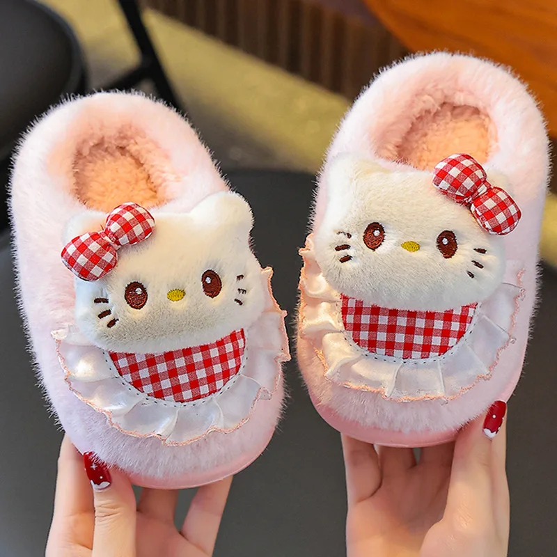 

Детские тапочки, домашняя обувь, зимняя обувь с рисунком «Hello Kitty» для девочек, теплая нескользящая обувь с мягкой подошвой, розовая, синяя, размер 36-41