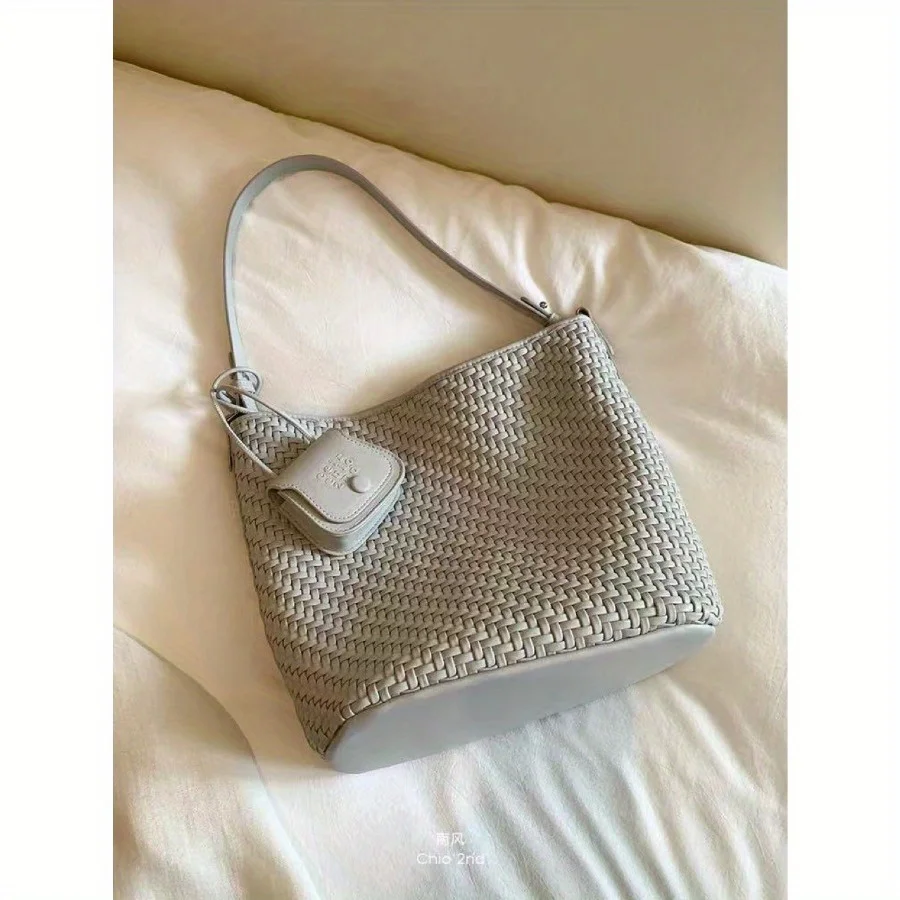 

Bucket bag women's 2025 new woven bag commuter shoulder bag