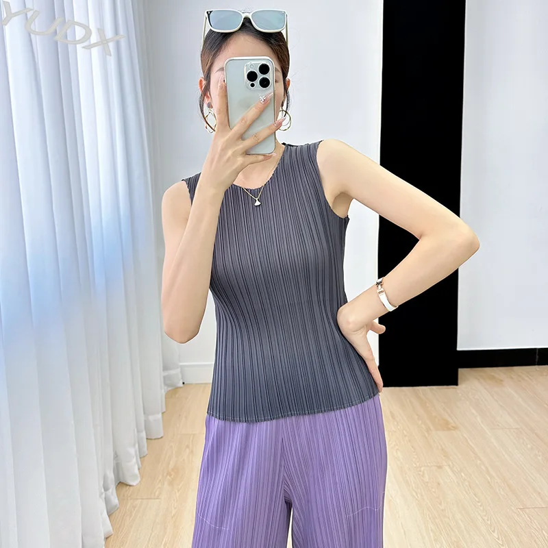 

YUDX Miyake Pleated Sleeveless Tank Top Women 2023 Summer New Solid Color Simple Versatile Slim Bottom Round Neck Solid Top