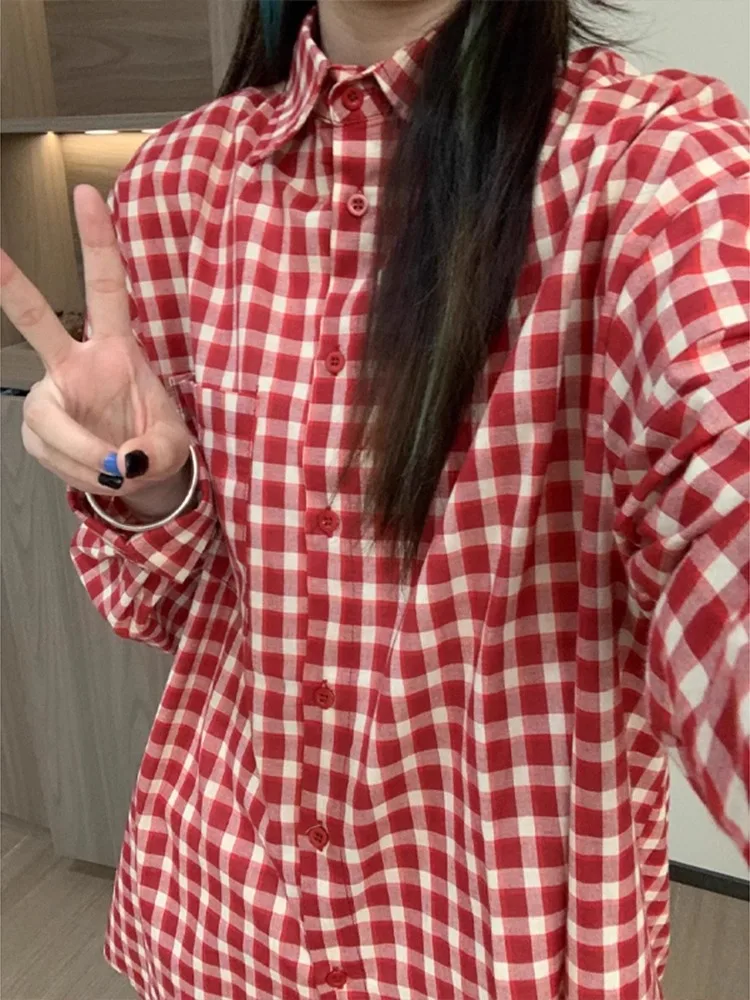 レトロアメリカンレッドチェック柄長袖シャツ女性の夏の怠惰なスタイルルーズ日焼け止めコート通気性ポリエステル綿混紡
