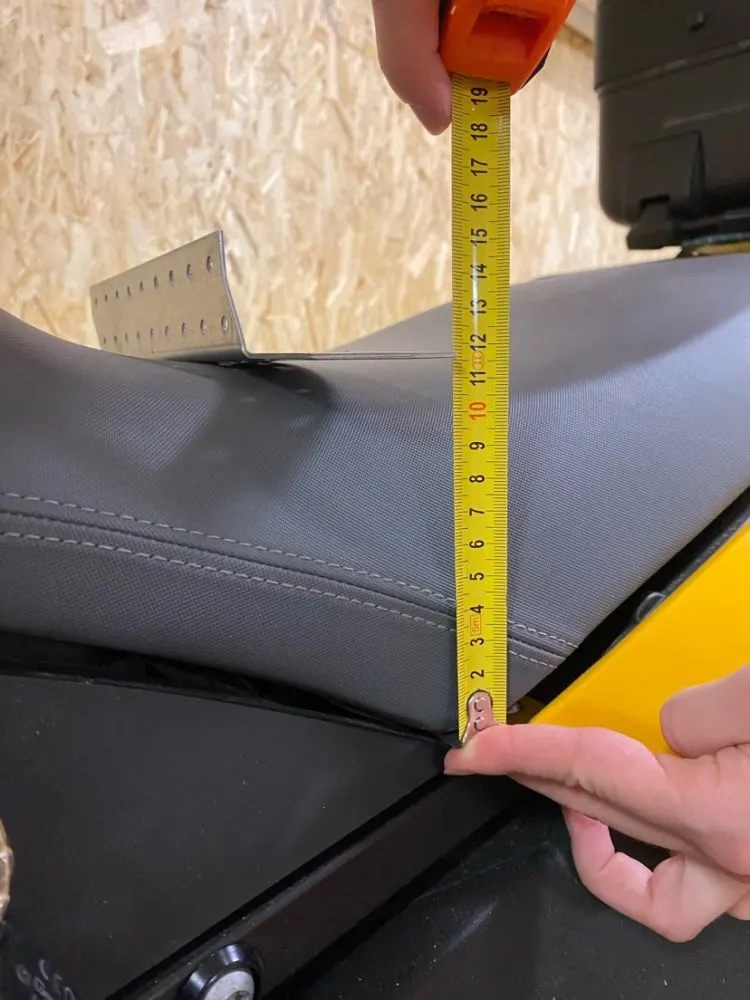 Passend für BMW F650GS 2008-2012, F700GS 2013-2016, F800GS 2008-2016: Komplettes Sitzkissen für den Fahrersitz, erhöht oder abgesenkt. – Detail 1