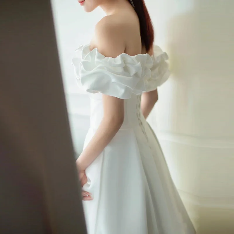 Robe de mariée drapée en satin blanc simple pour femmes, épaules dénudées, robe de mariée coréenne, séance photo personnalisée