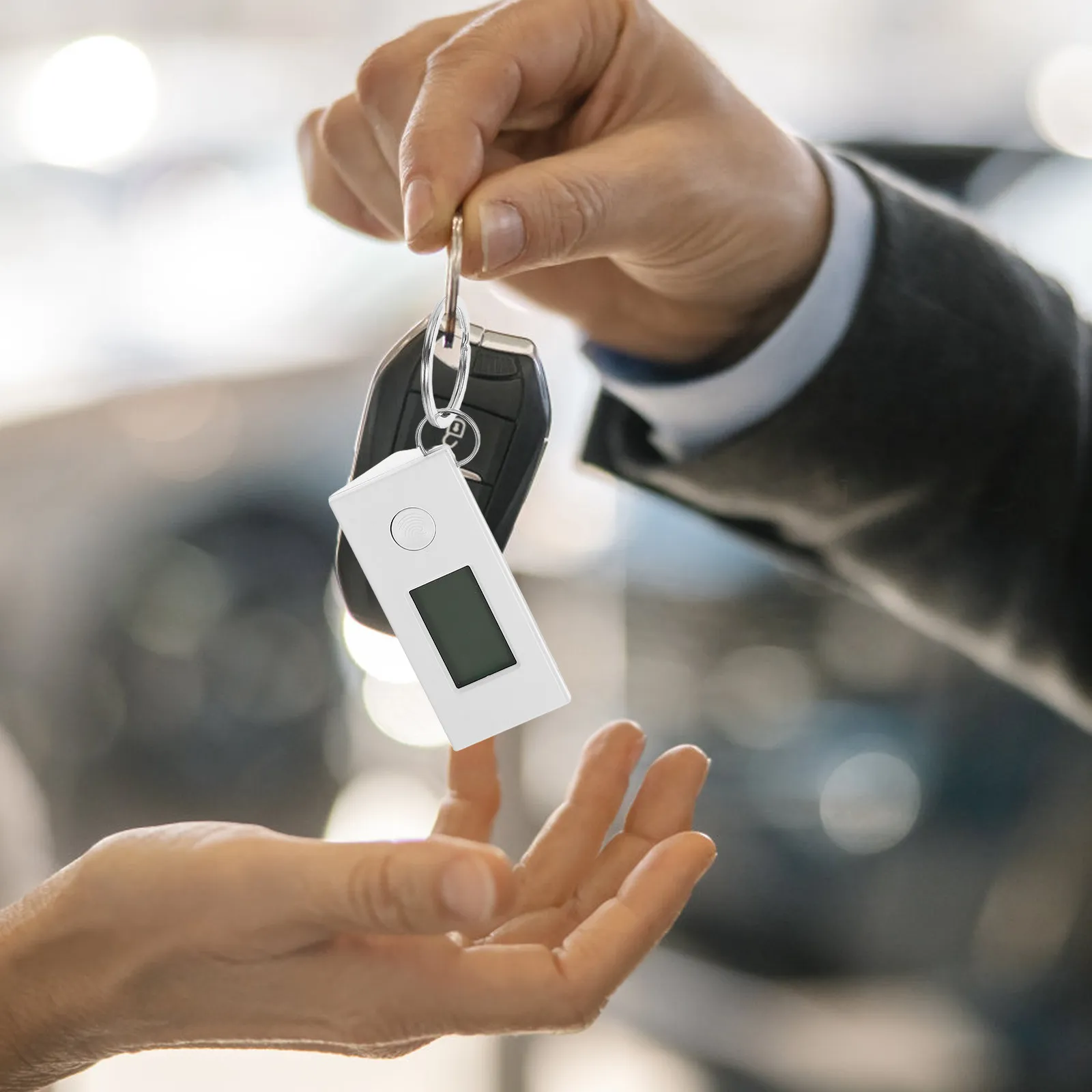 

Цифровые часы-брелок для студентов: яркий дисплей, портативные, легкие, безопасные для экзаменов, точное время, крепление на рюкзак/сумку