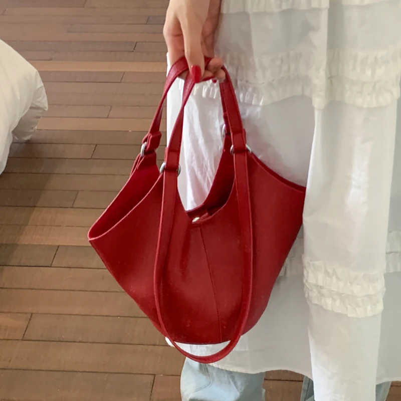 

Korean Casual Handbags For Women Solid Color Large Capacity Bucket Bag Trend Commuting Shoulder Pack Female Shopping Tote Bags
