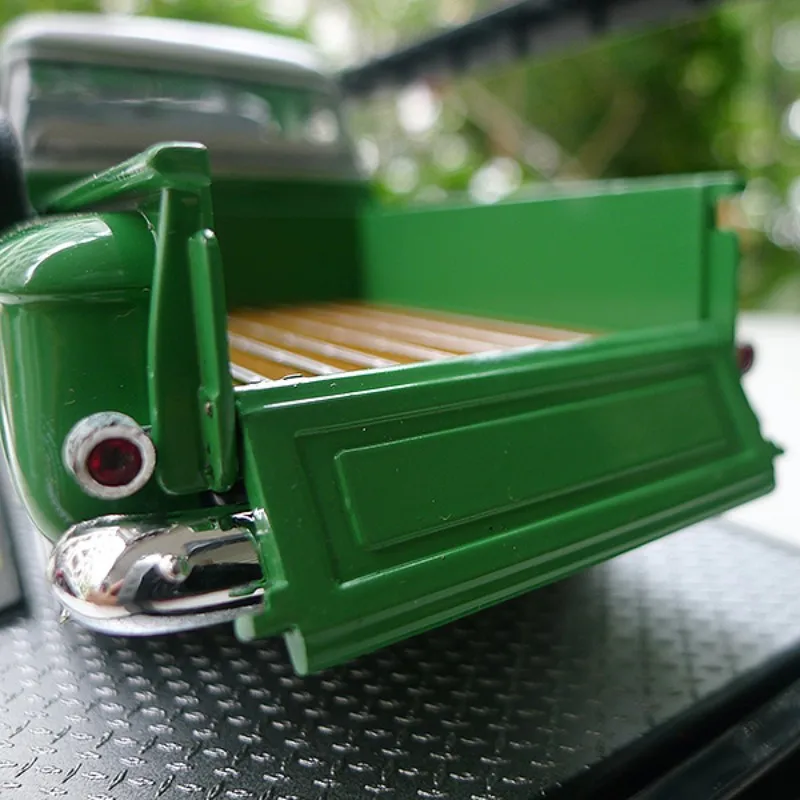 Modelo de coche de aleación de simulación StepSide Truck R70, decoración de camioneta, réplica de Metal fundido a presión, regalo para niño, coleccionable para adultos, 1958,1:24