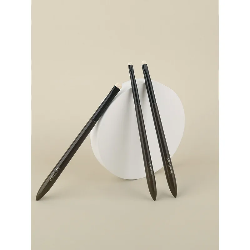 Moji L15 Lidschattenpinsel mit vorderer Zahnung, flacher Kopf, Unteröse, kleiner Detailpinsel, aufhellender Make-up-Pinsel für Augen und Gesicht