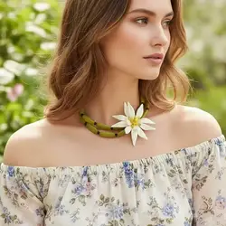 Zvoijio New  Handmade Beaded Large Flower Choker Necklace