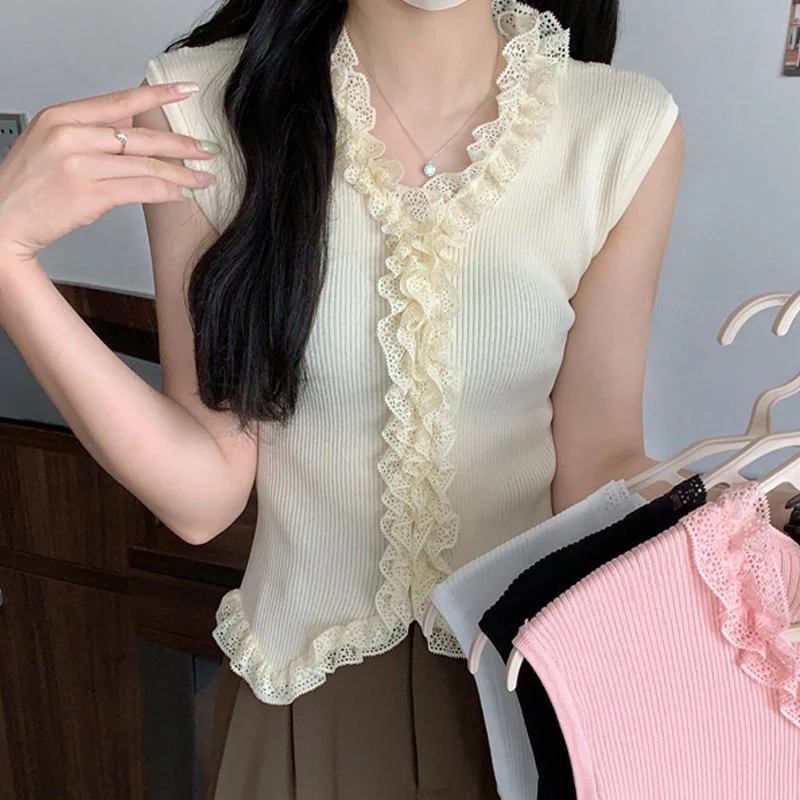 French Lace Splicing Wood Ear Edge Design Niche Unique Exquisite Top Temperament Sleeveless Knitted Vest Women Summer