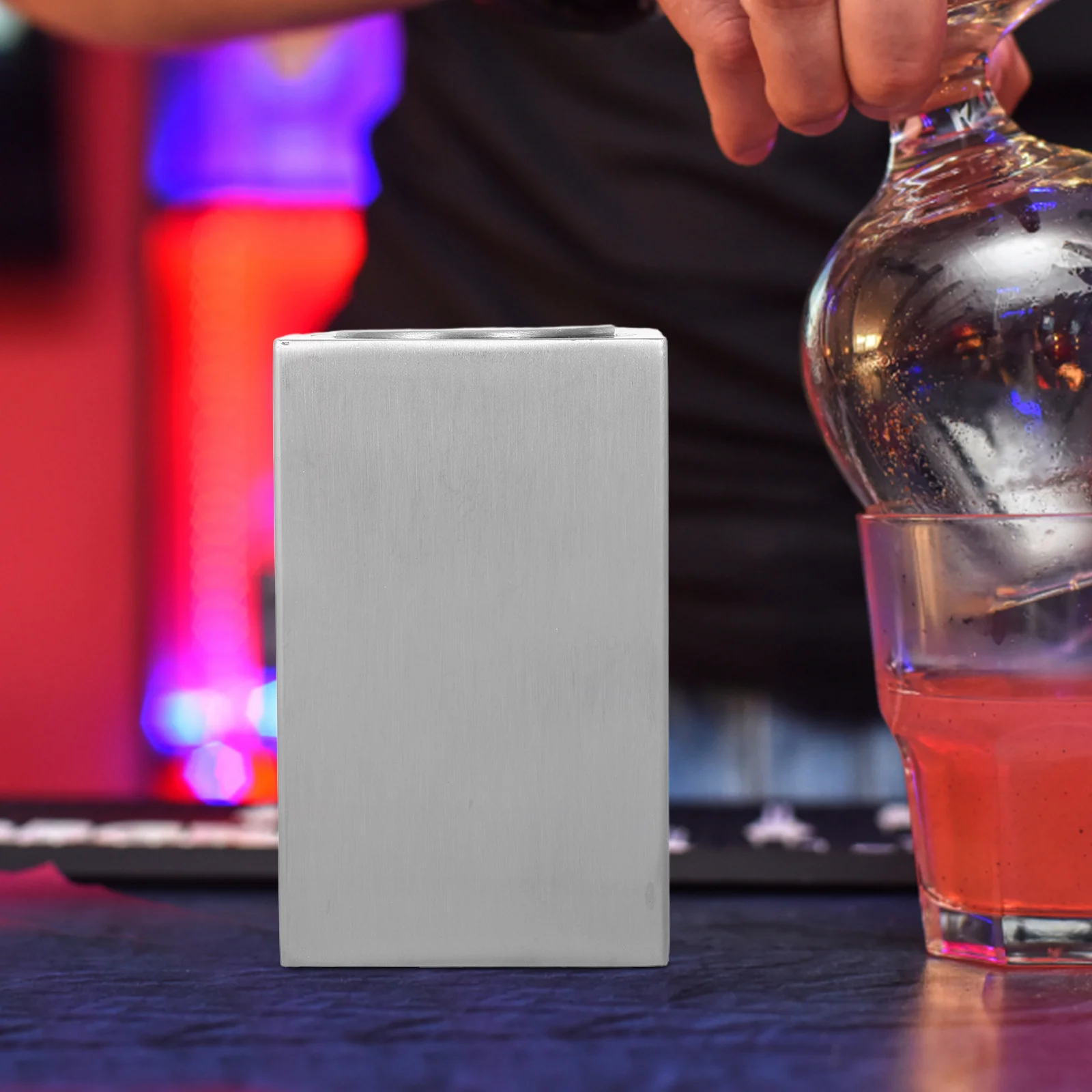 

Elegant European Style Toothpick Organizer Stainless Steel Dispenser Container for Dining Table Aesthetics and Hygienic Use