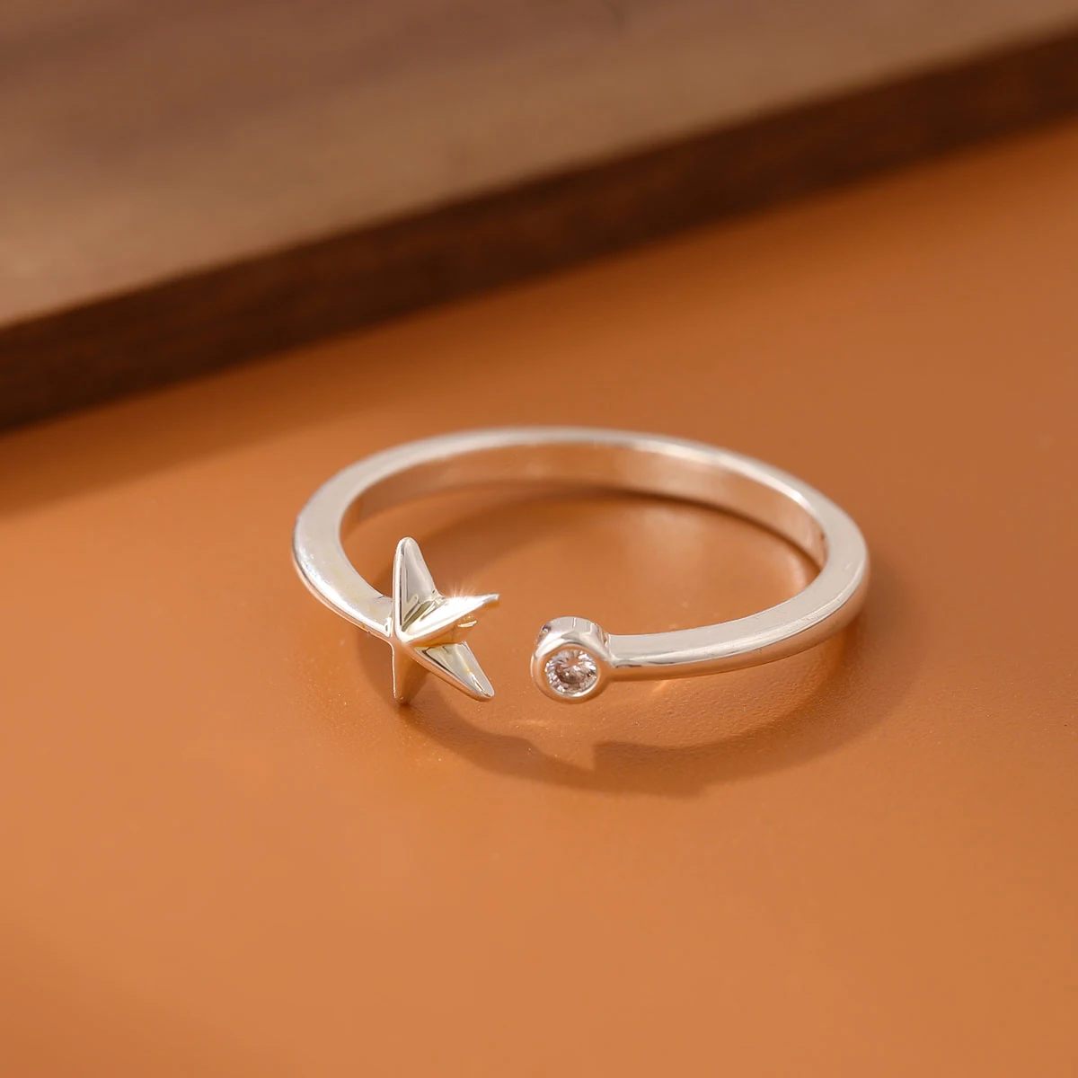 

New Personality Simple Starfish 925 Sterling Silver Not Allergic Popular Star Crystal Women Opening Rings R199