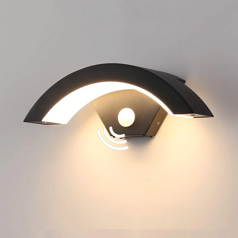 

Outdoor Waterproof Infrared Motion Sensor Wall Lamp Garden Minimalist Creative Outdoor Balcony Entrance Moon-Shaped Wall Light