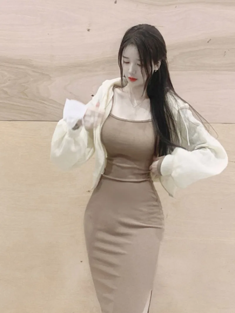 Top Cappotti 2025 Autunno Versione coreana Manica lunga con cappuccio Cerniera Cardigan lavorato a maglia + Abito lungo sexy con scollo a U Abito lungo solido Set a due pezzi