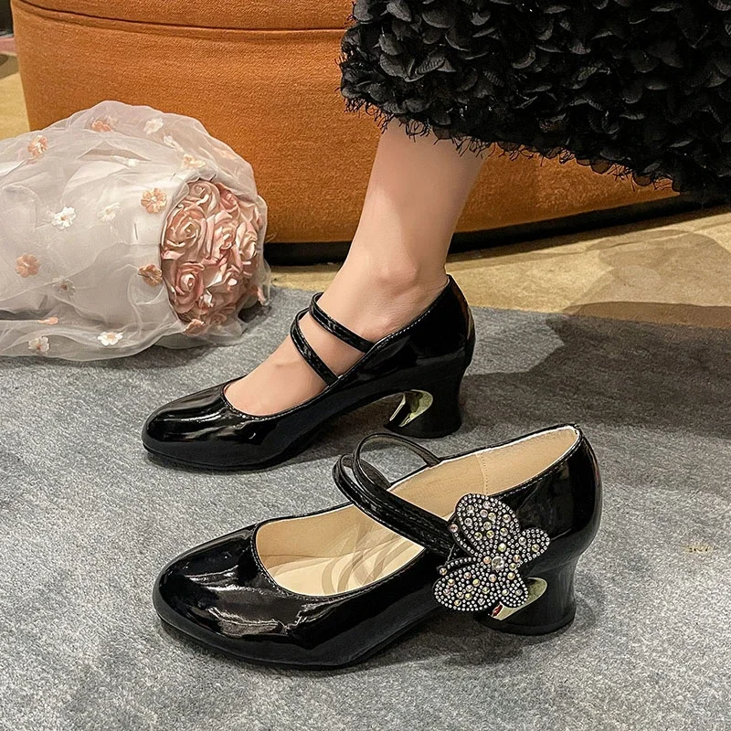 

Designer Thick Heel Women Mary Jane Shoes Luxurious Sequin Butterfly Decoration Spring Ladies Party Elegant Dress Dancing Pumps