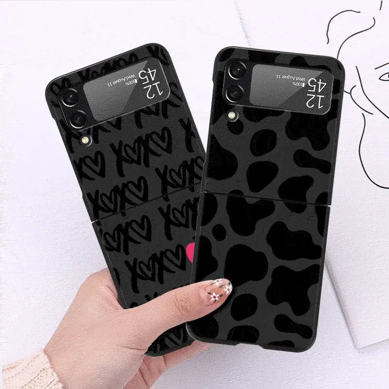 Gothic Style Black Lip Case for Samsung Galaxy Z Flip 4 3 5 5G Flip Shockproof Capa 6.7 Inches Black Hard PC ZFlip 4 Phone Cover