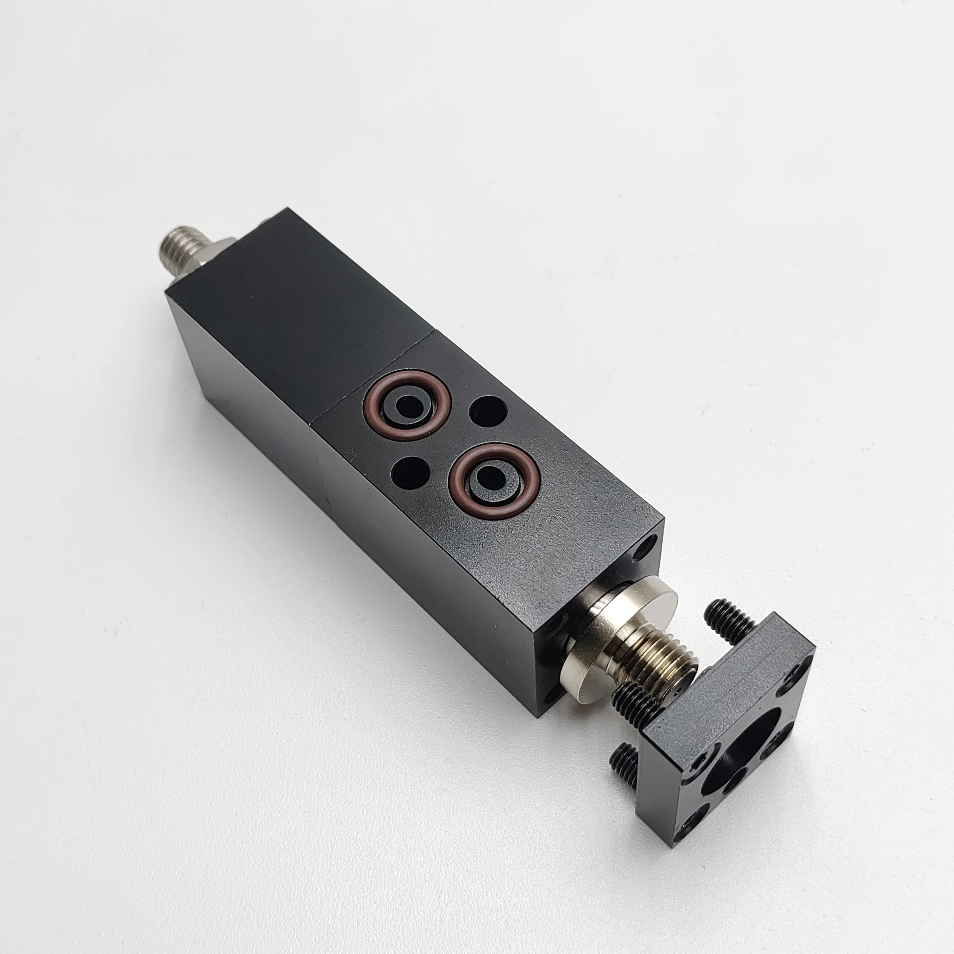 103887 لجزء استبدال Robatech بدون قاعدة ملولبة، يستخدم لعصارة الغراء ومفتاح الصمام لمسدس الرش الحلزوني.