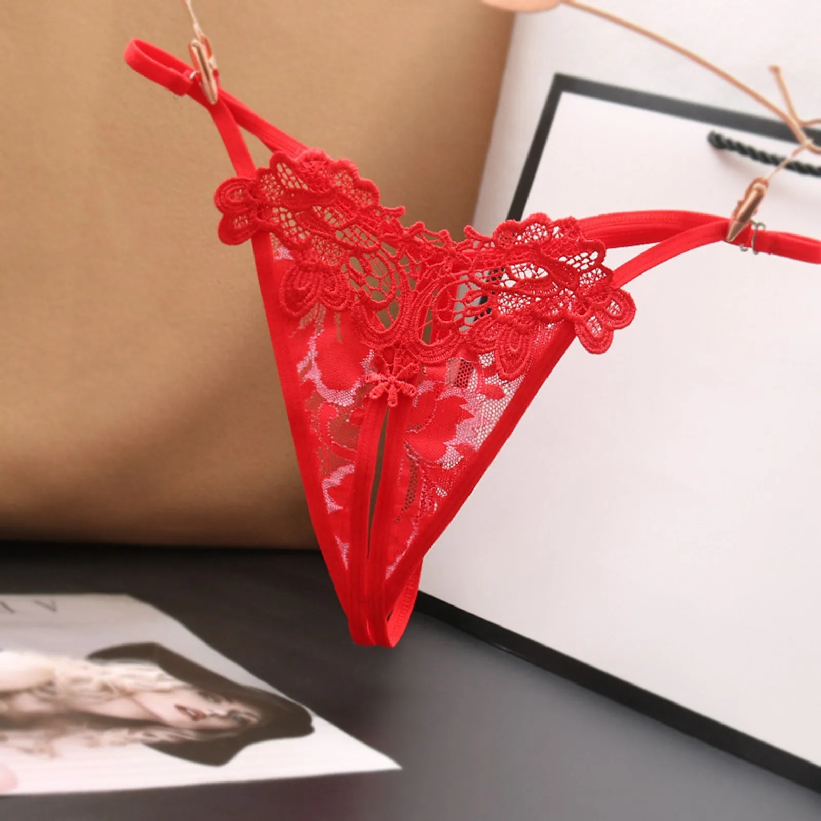 

Женское нижнее белье, сексуальные и соблазнительные Открытые брюки с вышивкой и низкой талией