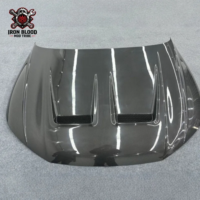 

Suitable for Audi Q8 modified fiber hood, dry carbon material available